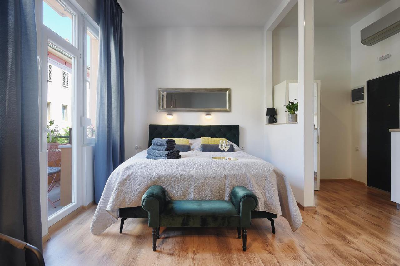 PUY E&F Luxury Apartments מראה חיצוני תמונה
