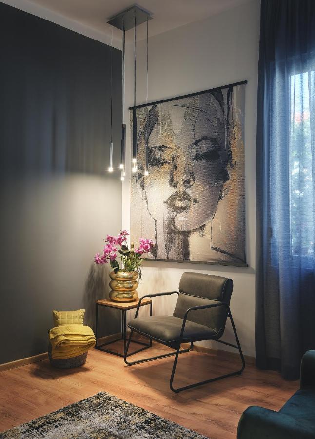 PUY E&F Luxury Apartments מראה חיצוני תמונה